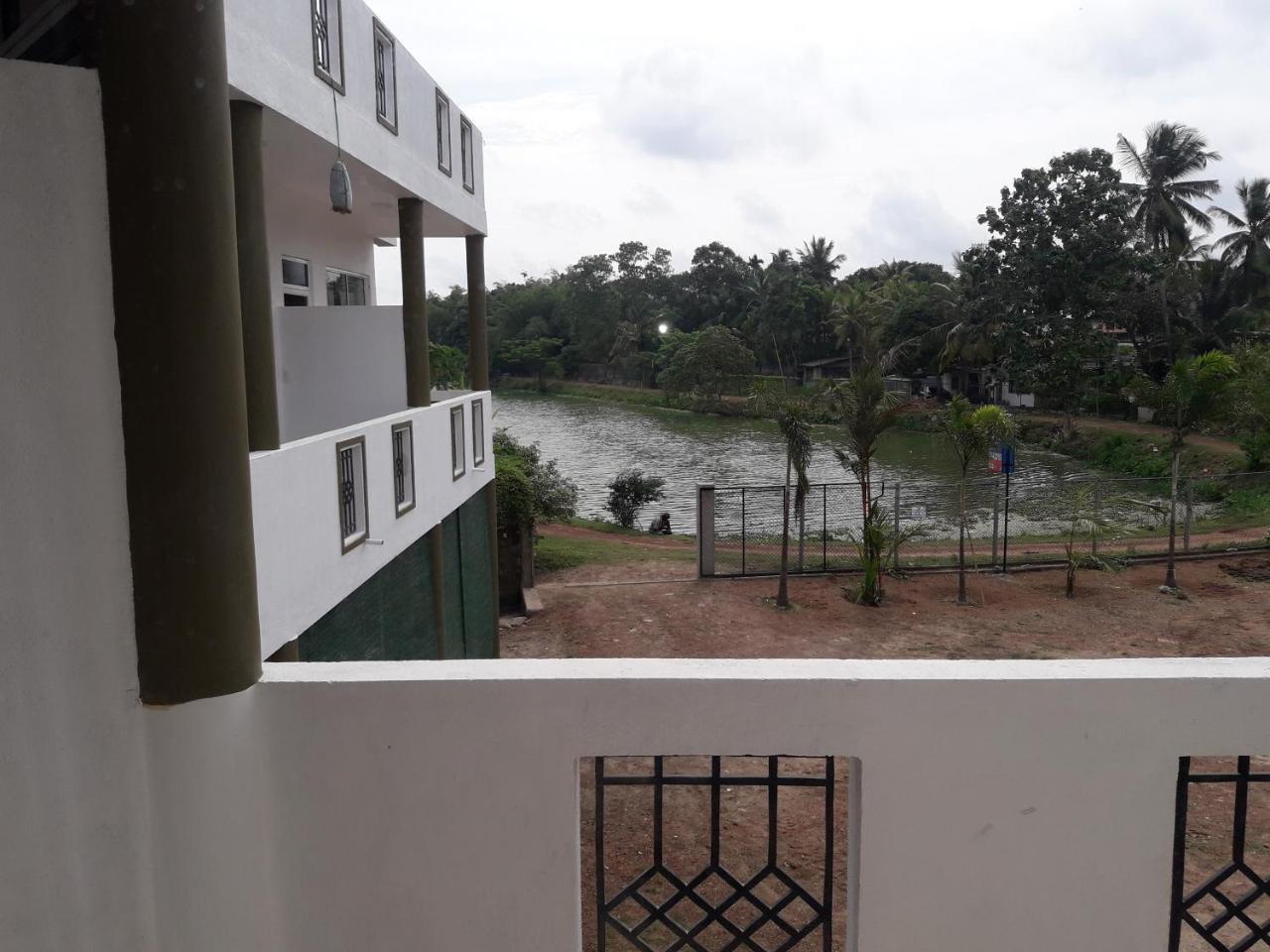 Kanora Lake Resort Maharagama Exterior photo